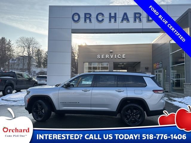 Used 2023 Jeep Grand Cherokee L Laredo image 2