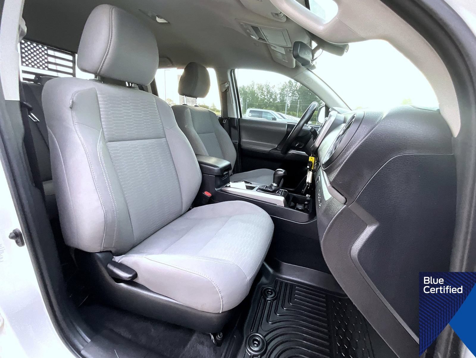 Used 2019 Toyota Tacoma SR5 AWD/4WD image 16