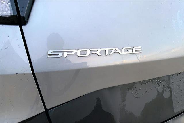 Used 2023 Kia Sportage LX image 11