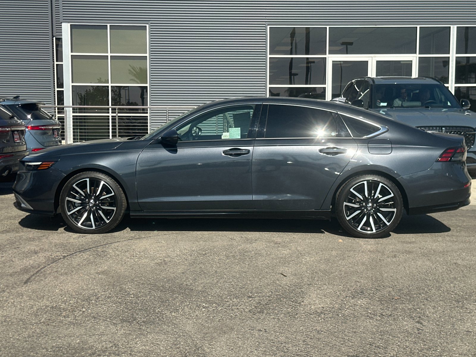 Used 2024 Honda Accord Touring image 2