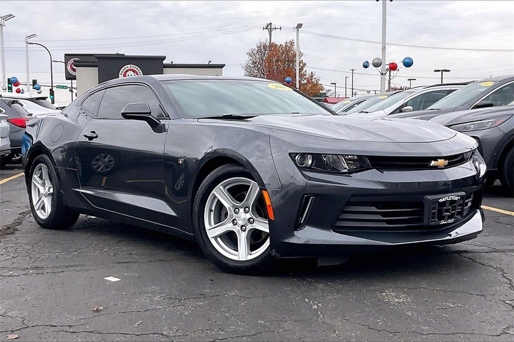 Used 2018 Chevrolet Camaro LT image 33