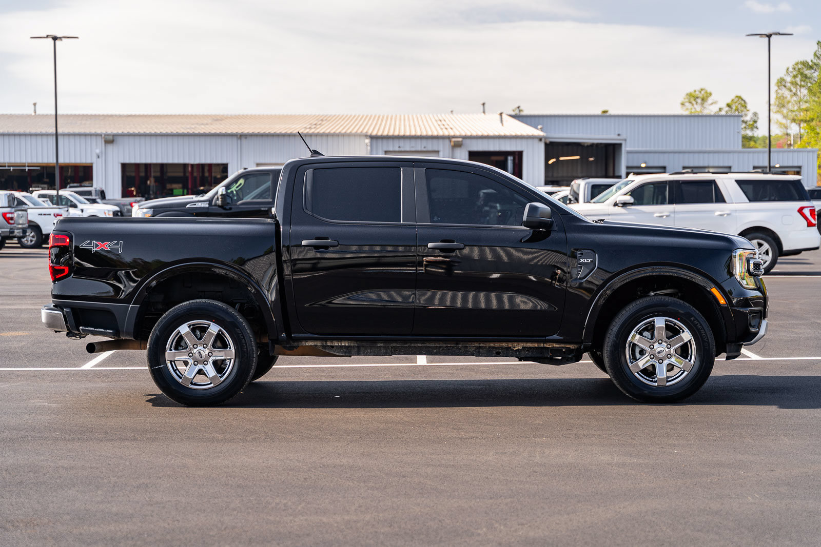 Certified 2025 Ford Ranger XLT w/ Chrome Accent Package AWD/4WD image 8