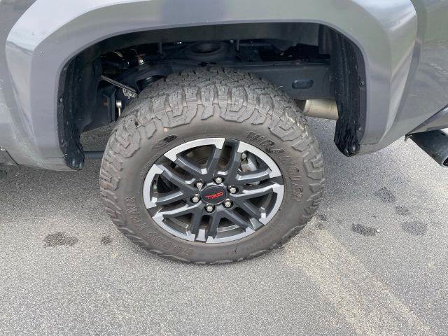 Used 2025 Toyota Tacoma TRD Sport AWD/4WD image 31