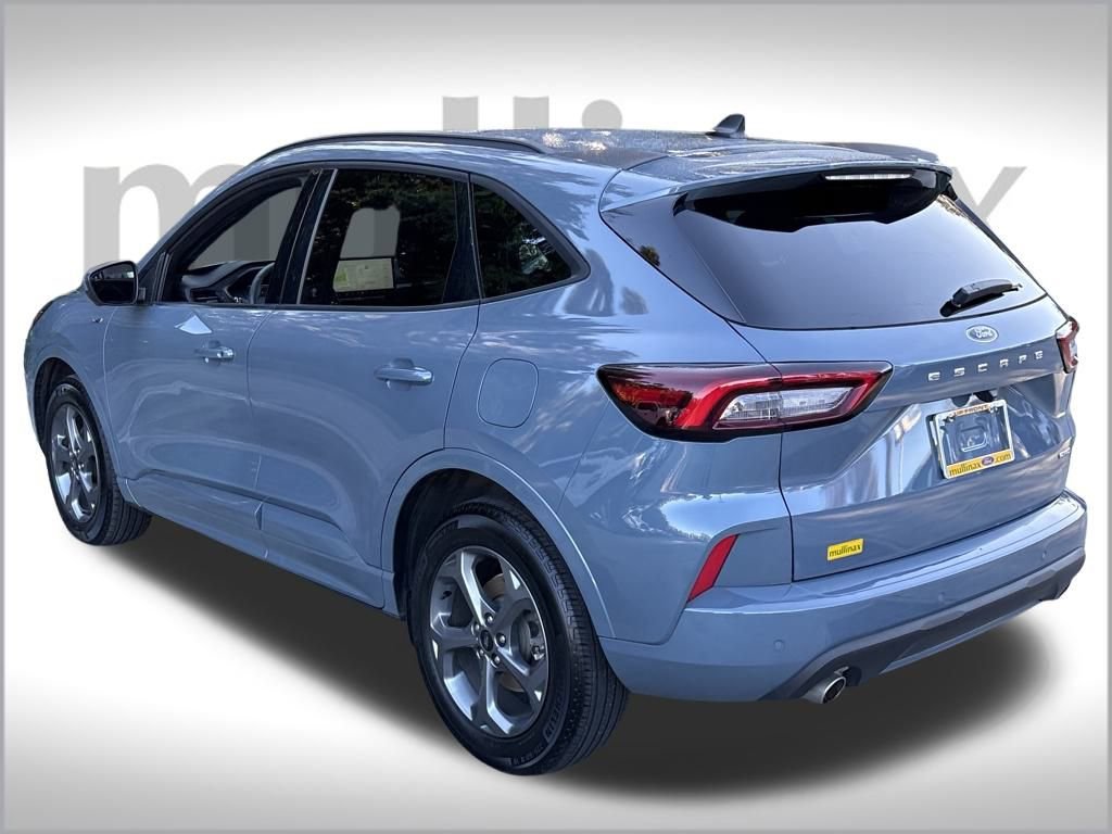 Certified 2023 Ford Escape ST-Line Select w/ Tech Pack #2 image 9