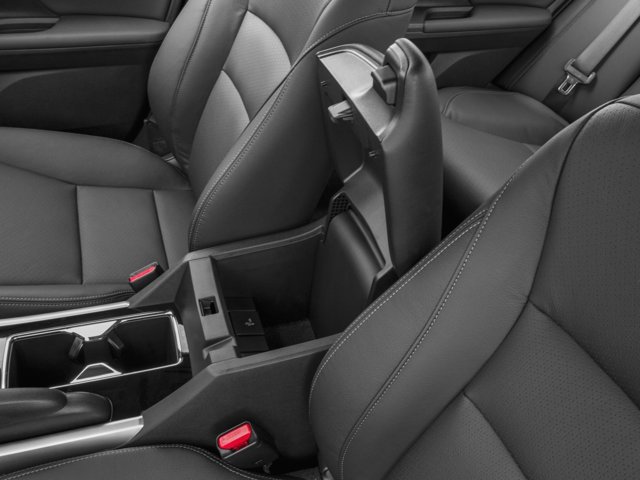 Used 2017 Honda Accord Touring image 9