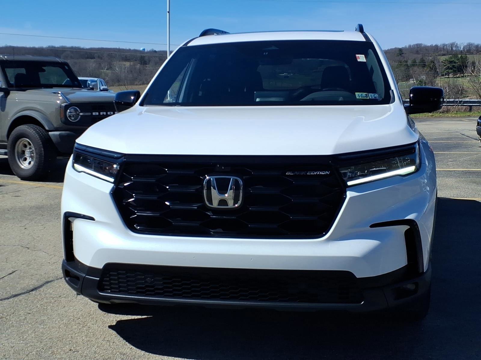 Used 2025 Honda Pilot Black Edition image 6