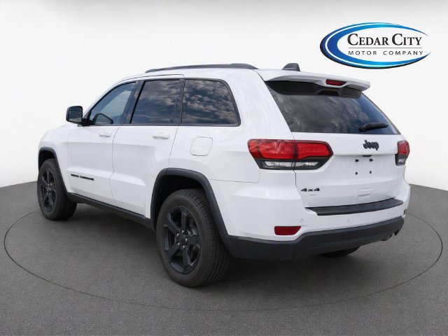 Used 2018 Jeep Grand Cherokee Laredo AWD/4WD image 2