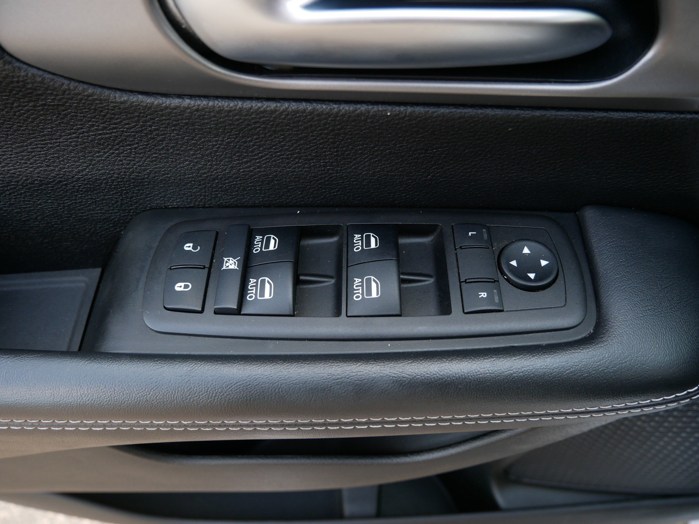 Used 2025 Chrysler Pacifica Select FWD image 20