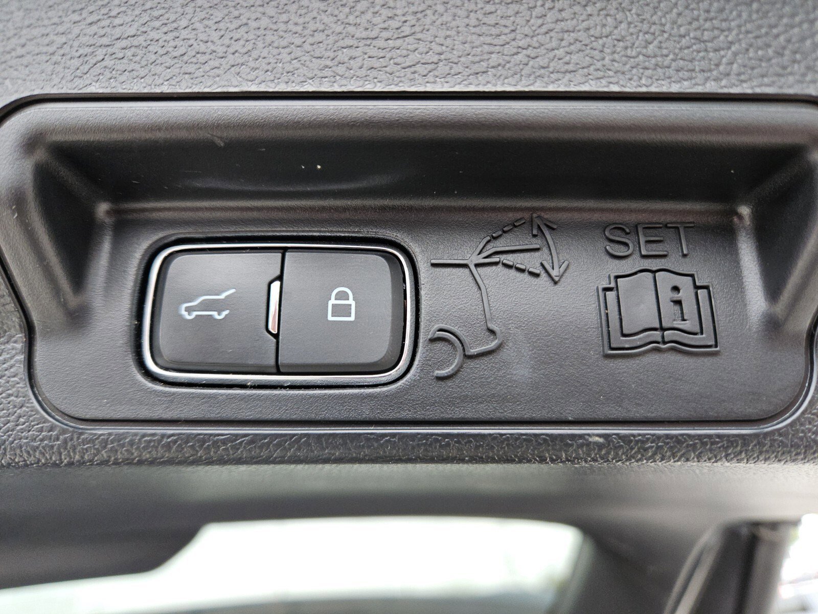 Certified 2023 Ford Explorer XLT w/ Equipment Group 202A image 32