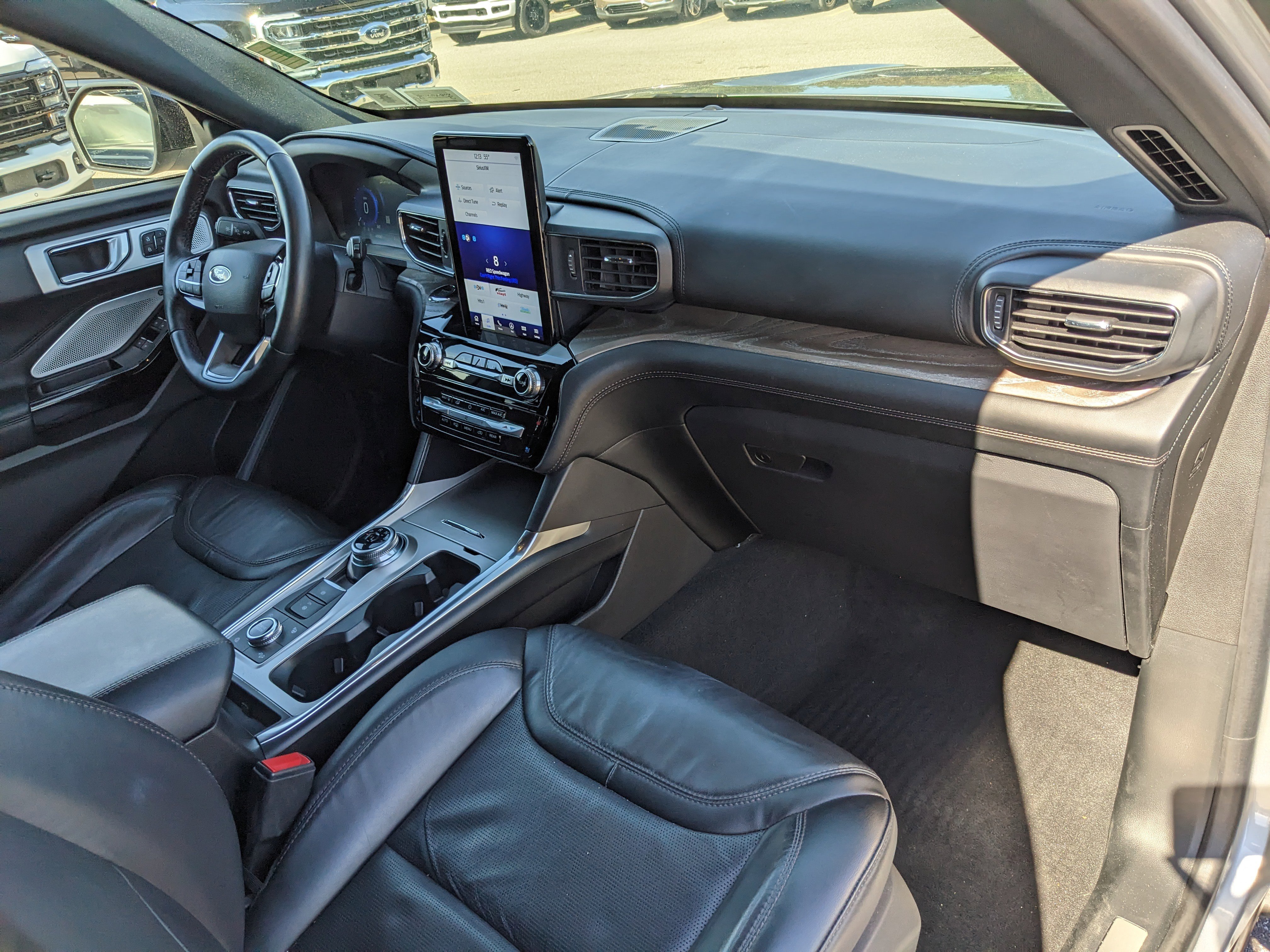 Certified 2022 Ford Explorer Platinum w/ Equipment Group 601A image 13