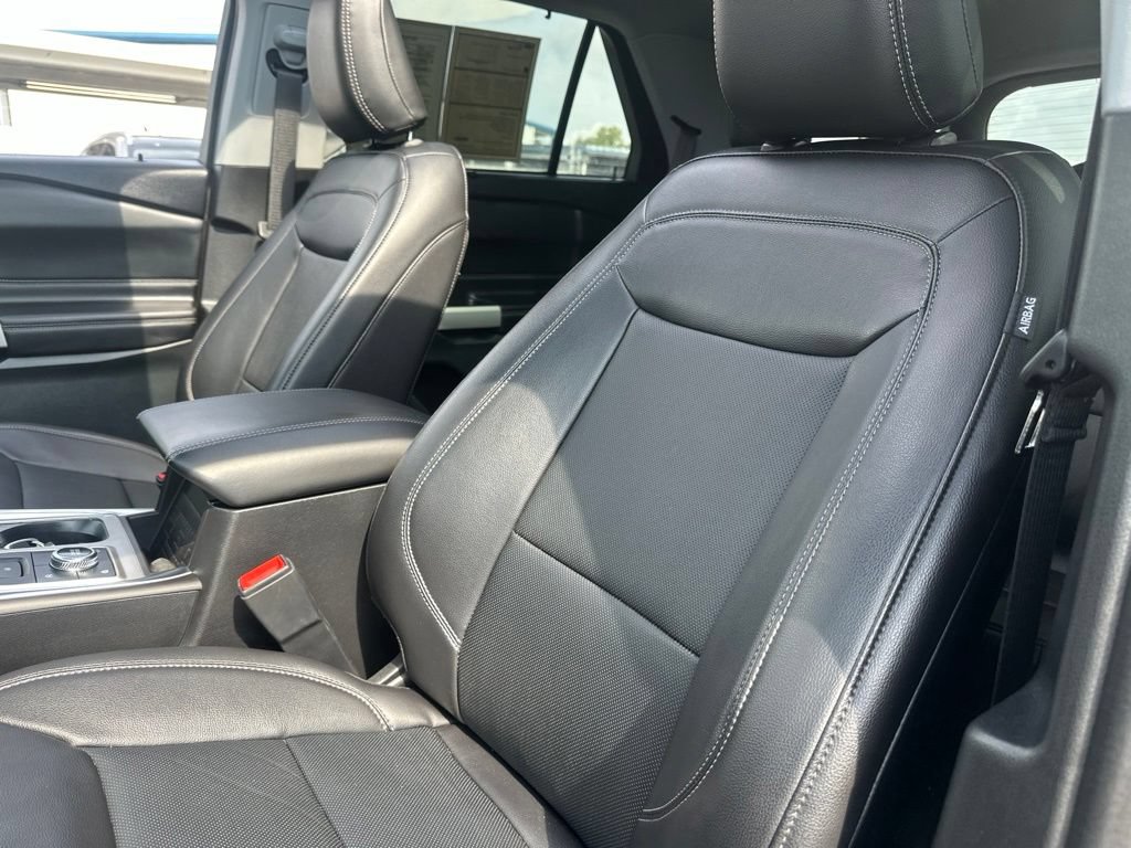 Certified 2023 Ford Explorer Limited w/ Limited Technology Package AWD/4WD image 5