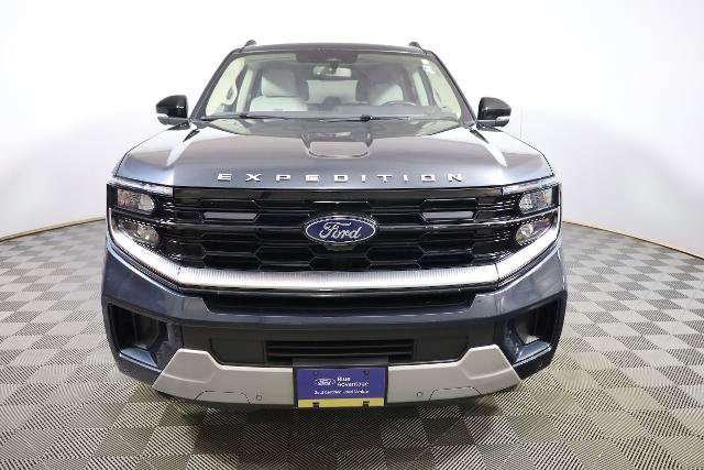Certified 2025 Ford Expedition Platinum w/ Driver's Package AWD/4WD image 3