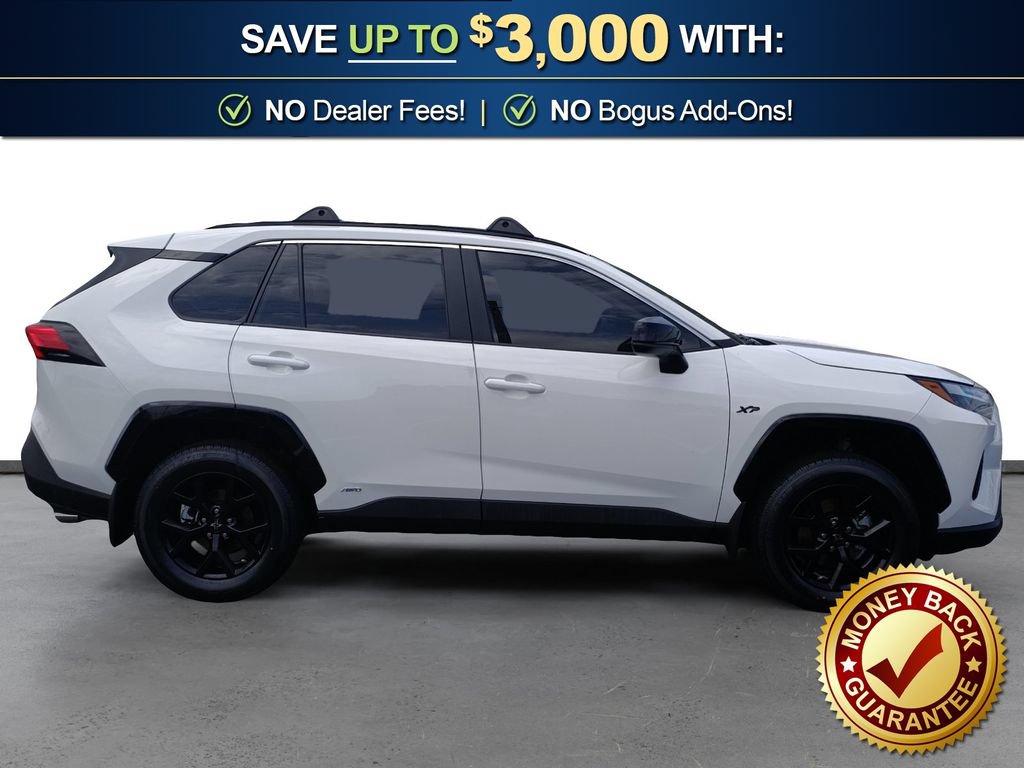 Used 2025 Toyota RAV4 LE AWD/4WD image 8