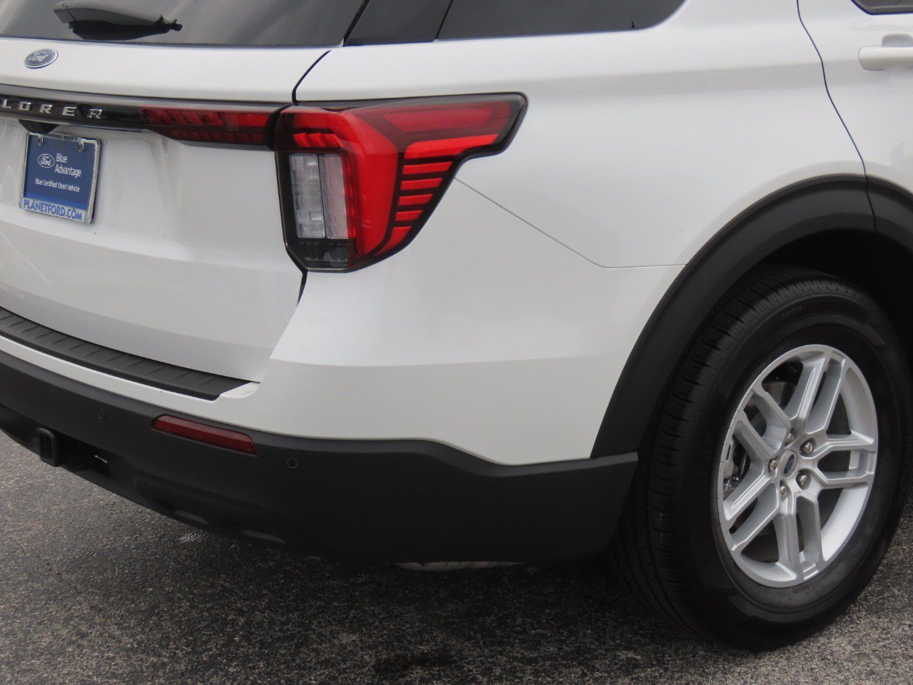 Certified 2025 Ford Explorer Active RWD image 12