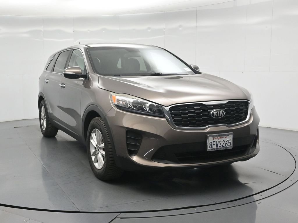 Used 2019 Kia Sorento LX image 2