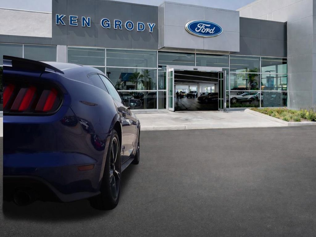 Used 2023 Chevrolet Silverado 2500 LT w/ Convenience Package image 4