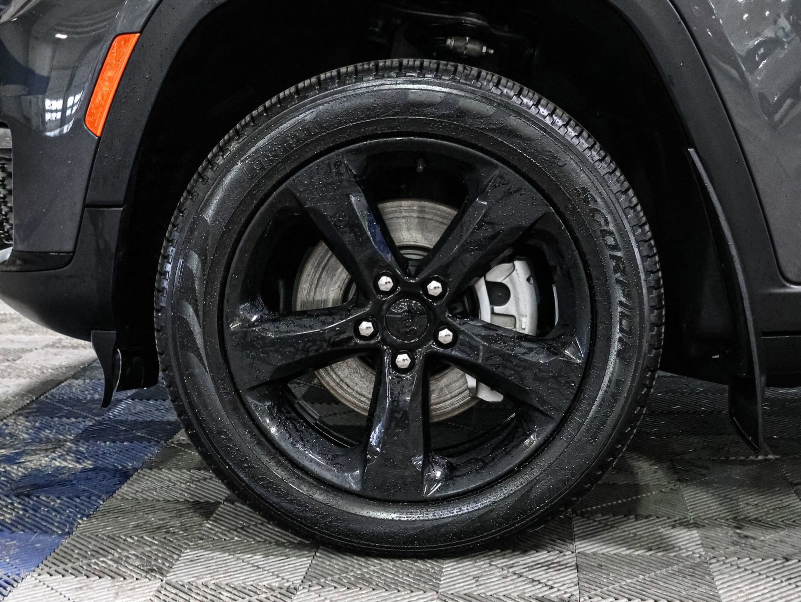 Used 2023 Jeep Grand Cherokee L Limited w/ Black Appearance Package AWD/4WD image 19
