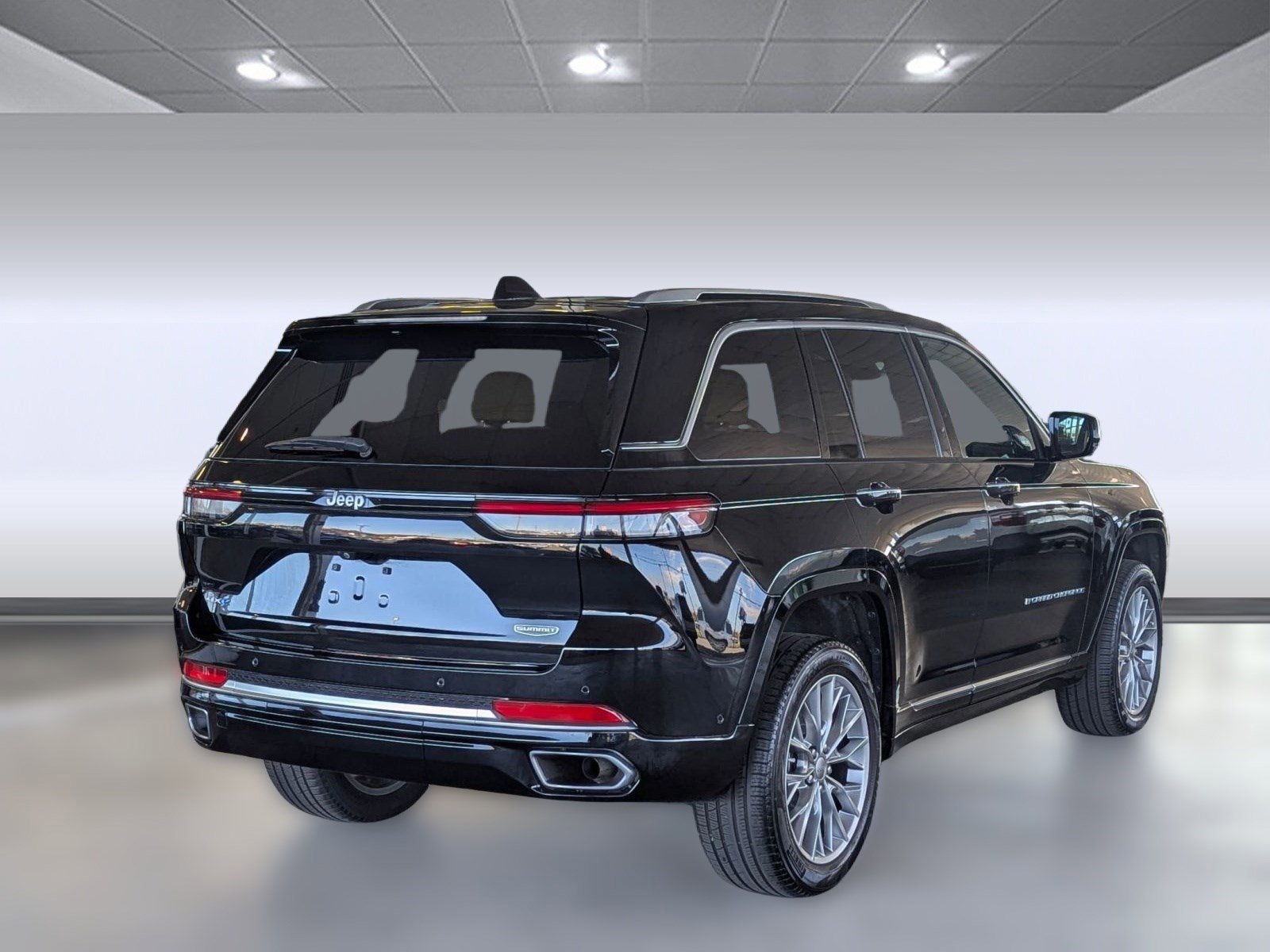 Used 2022 Jeep Grand Cherokee Summit w/ Luxury Tech Group V image 5