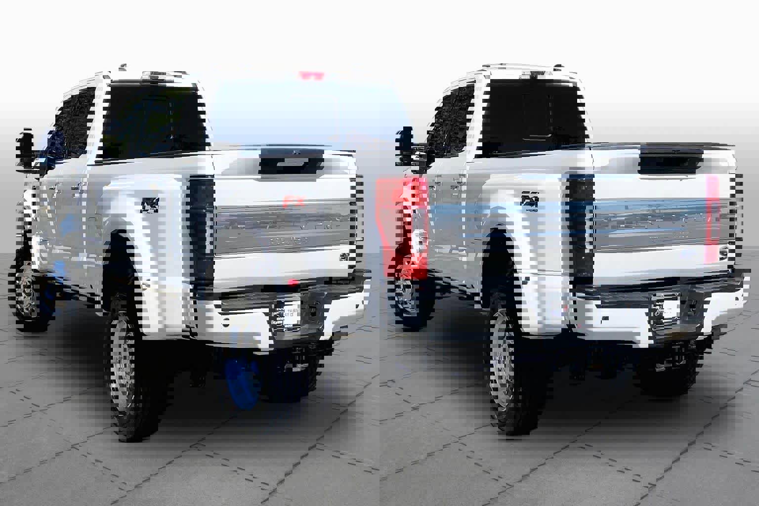 Certified 2022 Ford F450 Platinum w/ FX4 Off-Road Package image 12