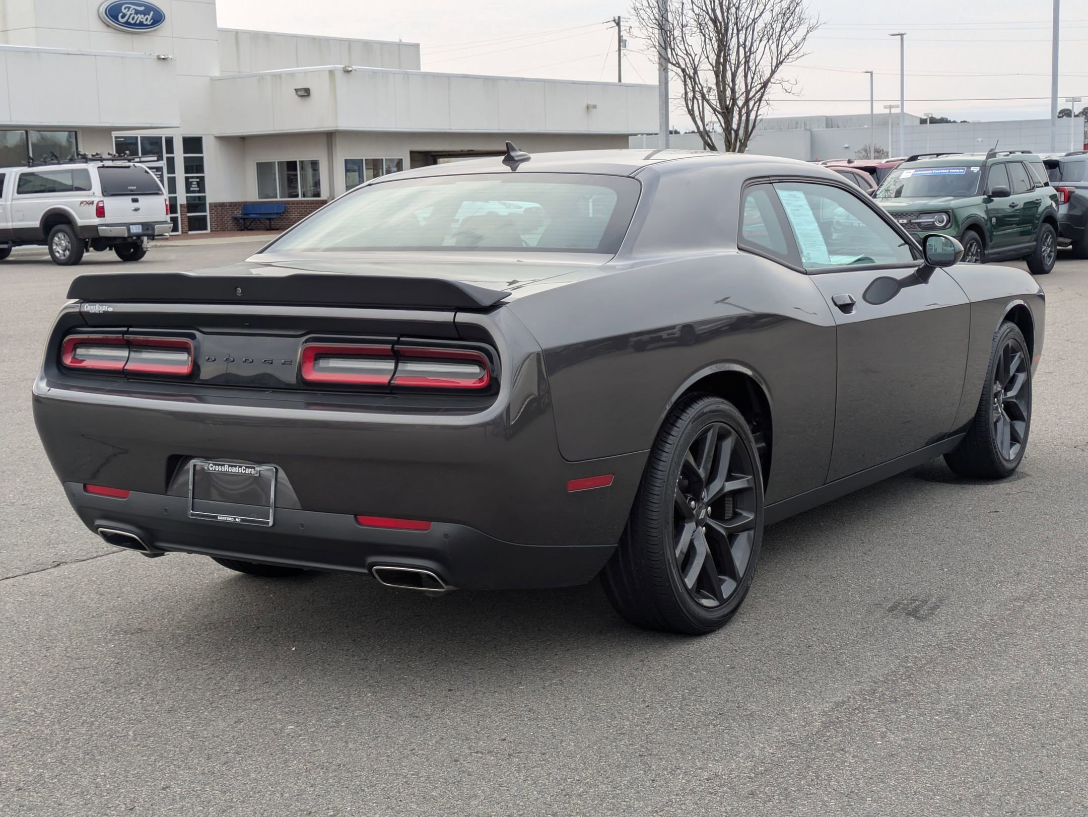 Used 2022 Dodge Challenger SXT w/ Driver Convenience Group image 5