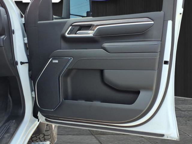 Used 2024 Chevrolet Silverado 2500 LTZ w/ LTZ Premium Package image 16