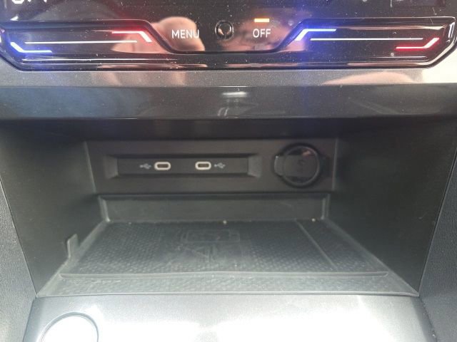 Used 2023 Volkswagen Tiguan SE R-Line AWD/4WD image 34