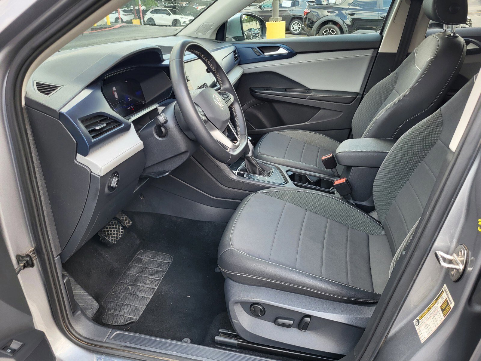 Used 2024 Volkswagen Taos SE FWD image 19