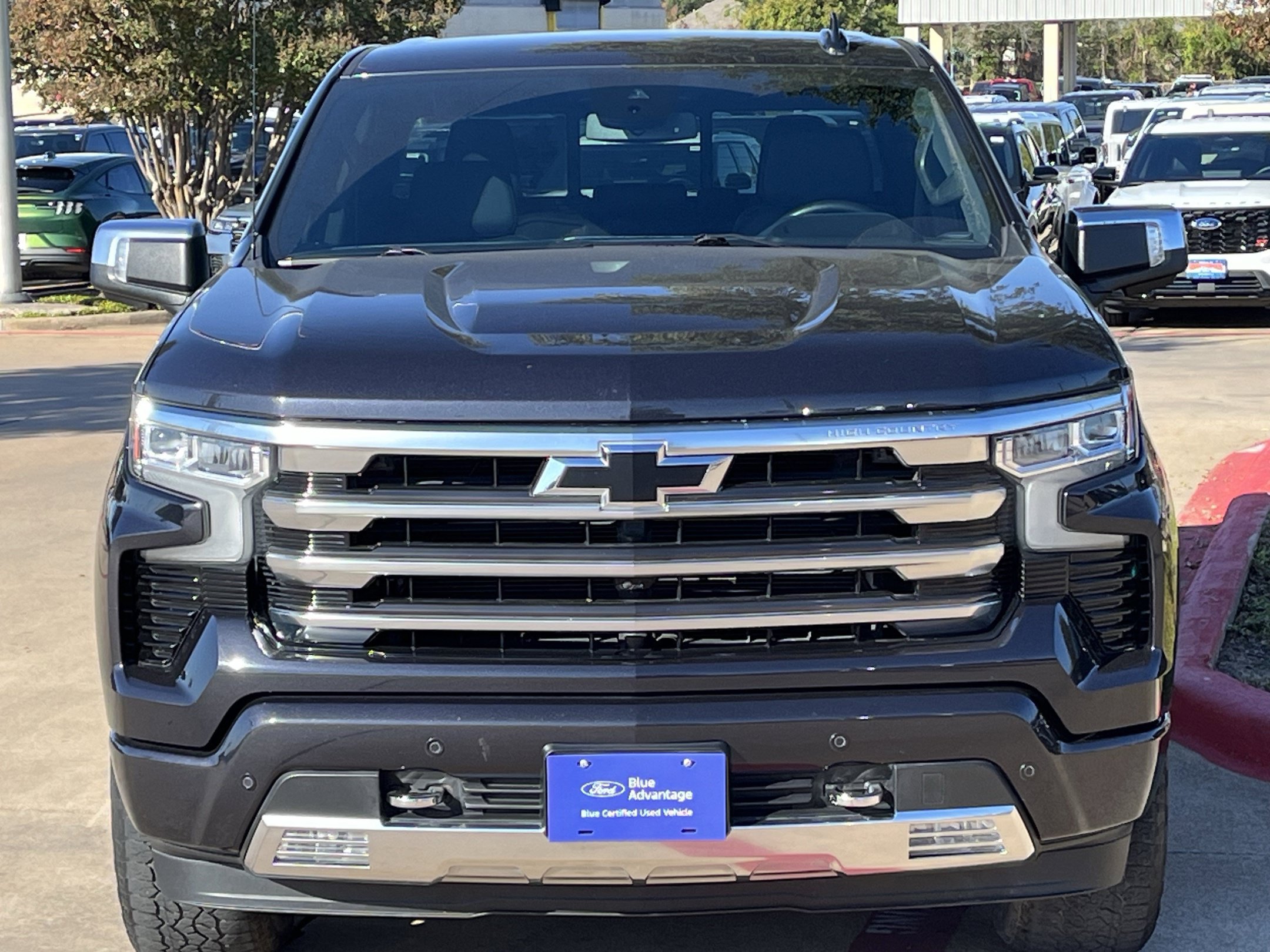 Used 2024 Chevrolet Silverado 1500 High Country w/ LPO, Dark Essentials Package AWD/4WD image 9