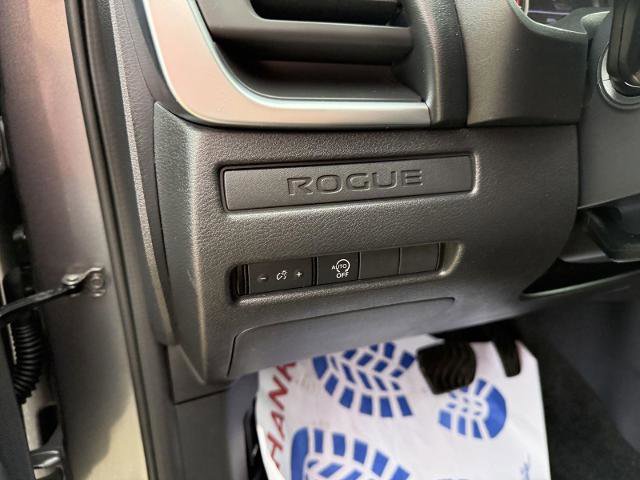 Used 2024 Nissan Rogue S AWD/4WD image 15