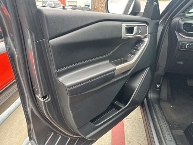 Certified 2023 Ford Explorer XLT w/ Equipment Group 202A RWD image 11