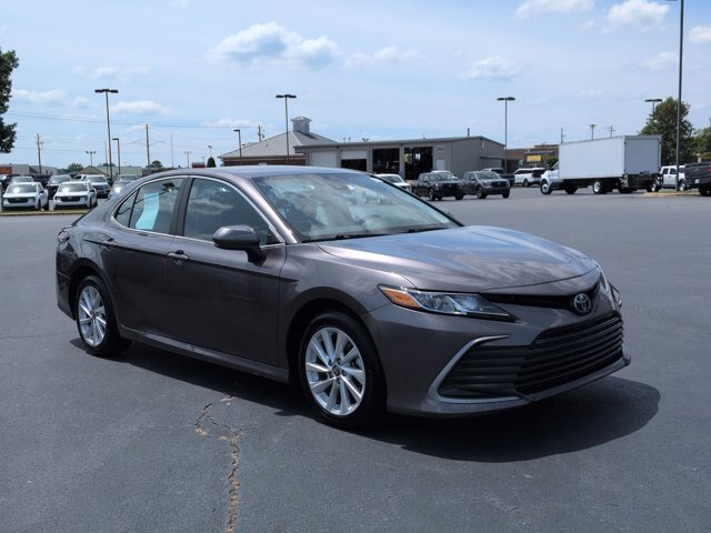 Used 2024 Toyota Camry LE FWD image 2