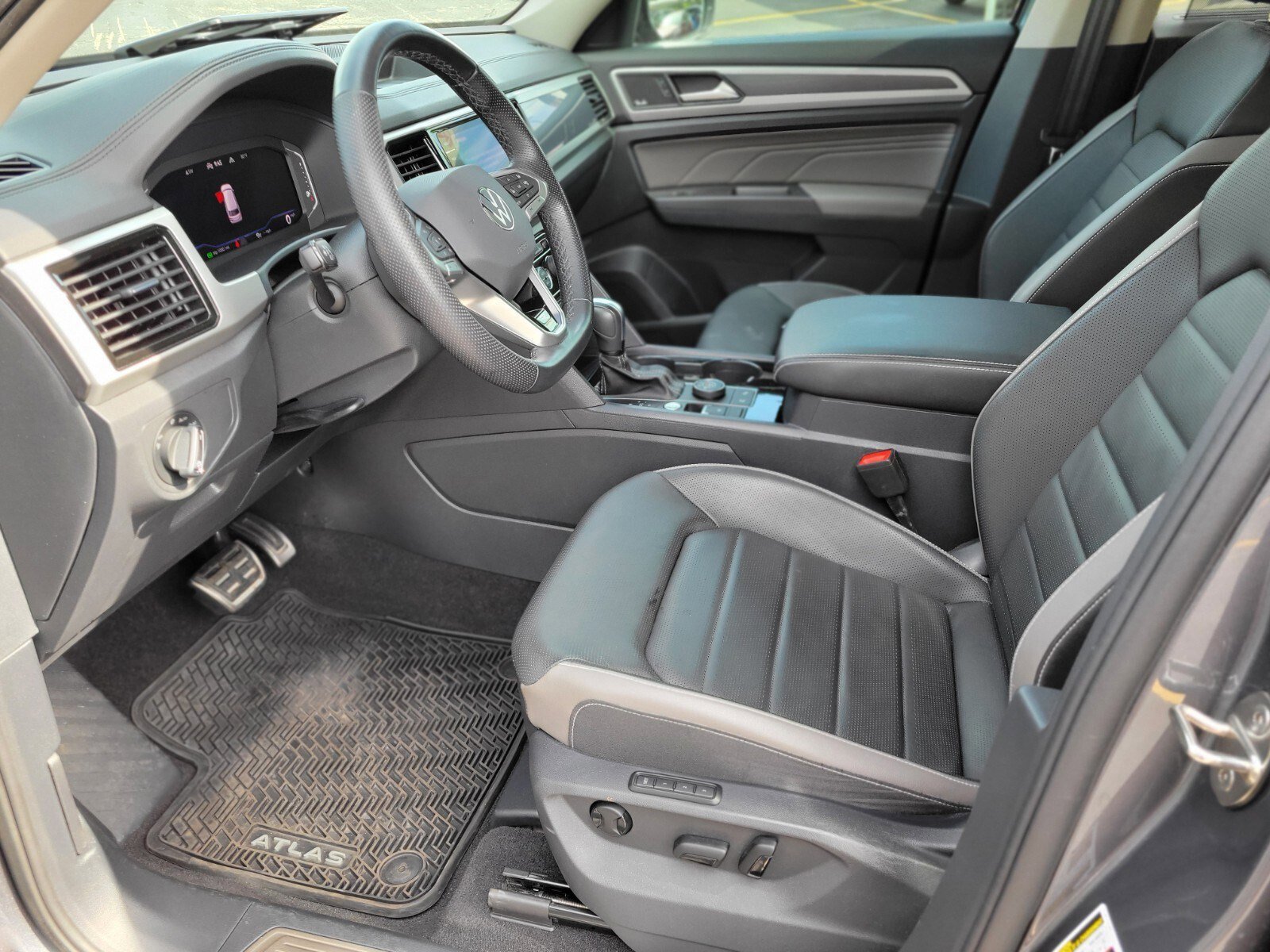 Used 2023 Volkswagen Atlas SEL Premium image 19