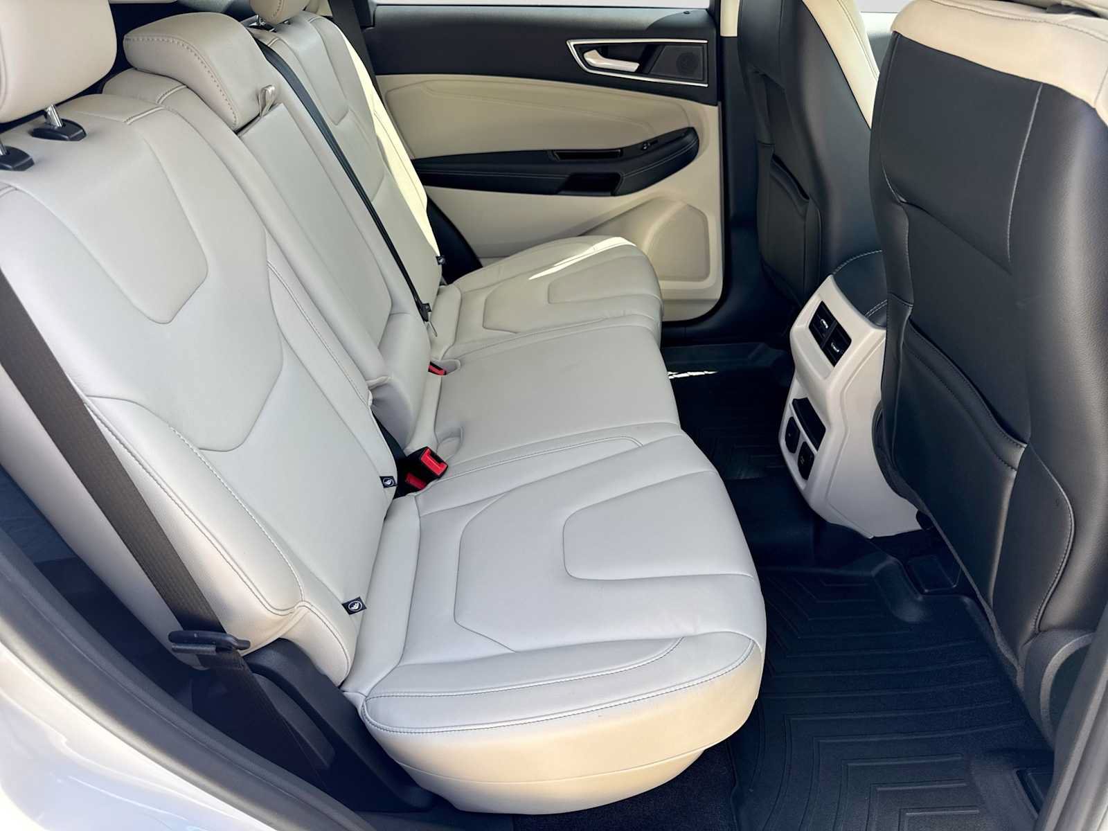 Certified 2020 Ford Edge Titanium AWD/4WD image 19