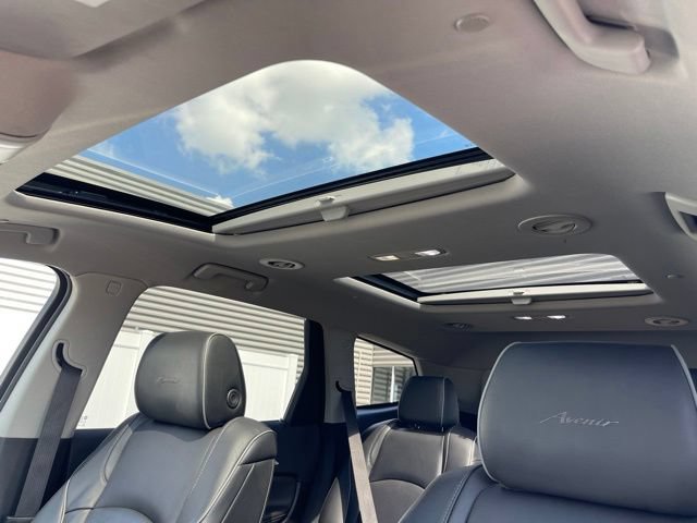 Used 2020 Buick Enclave Avenir w/ Avenir Technology Package FWD image 33