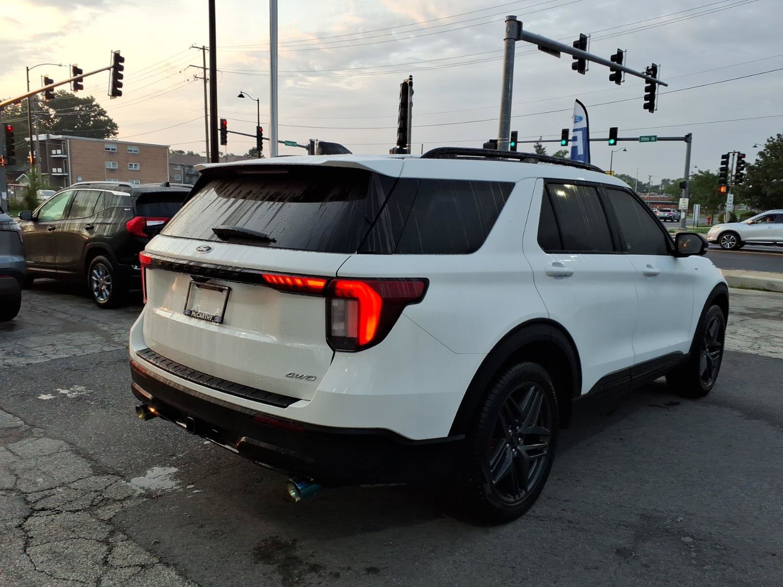 Certified 2025 Ford Explorer ST-Line w/ Premium Package AWD/4WD image 3