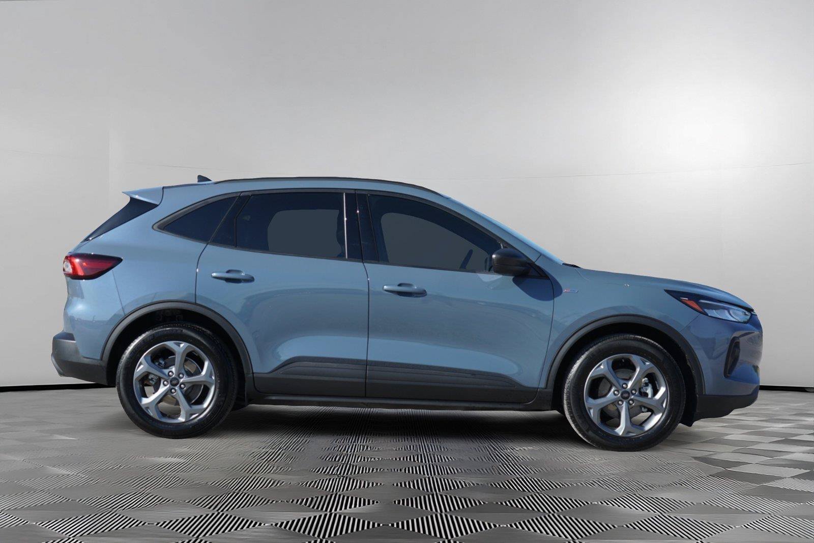 Certified 2025 Ford Escape ST-Line w/ Equipment Group 301A FWD image 4