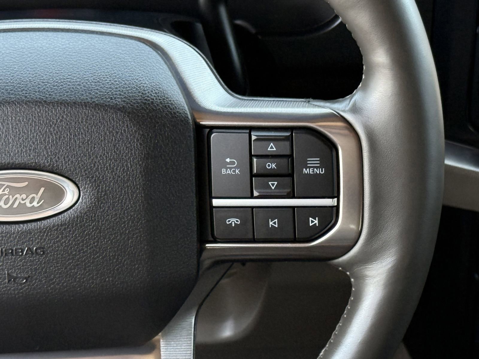 Certified 2025 Ford F350 Platinum w/ Platinum Plus Package image 15