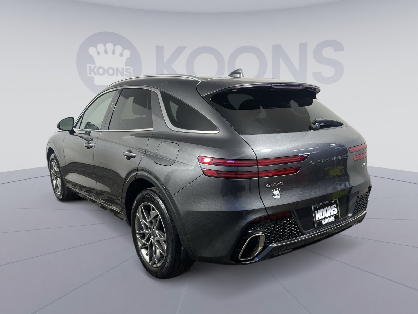 Used 2023 Genesis GV70 2.5T w/ Select Package image 4