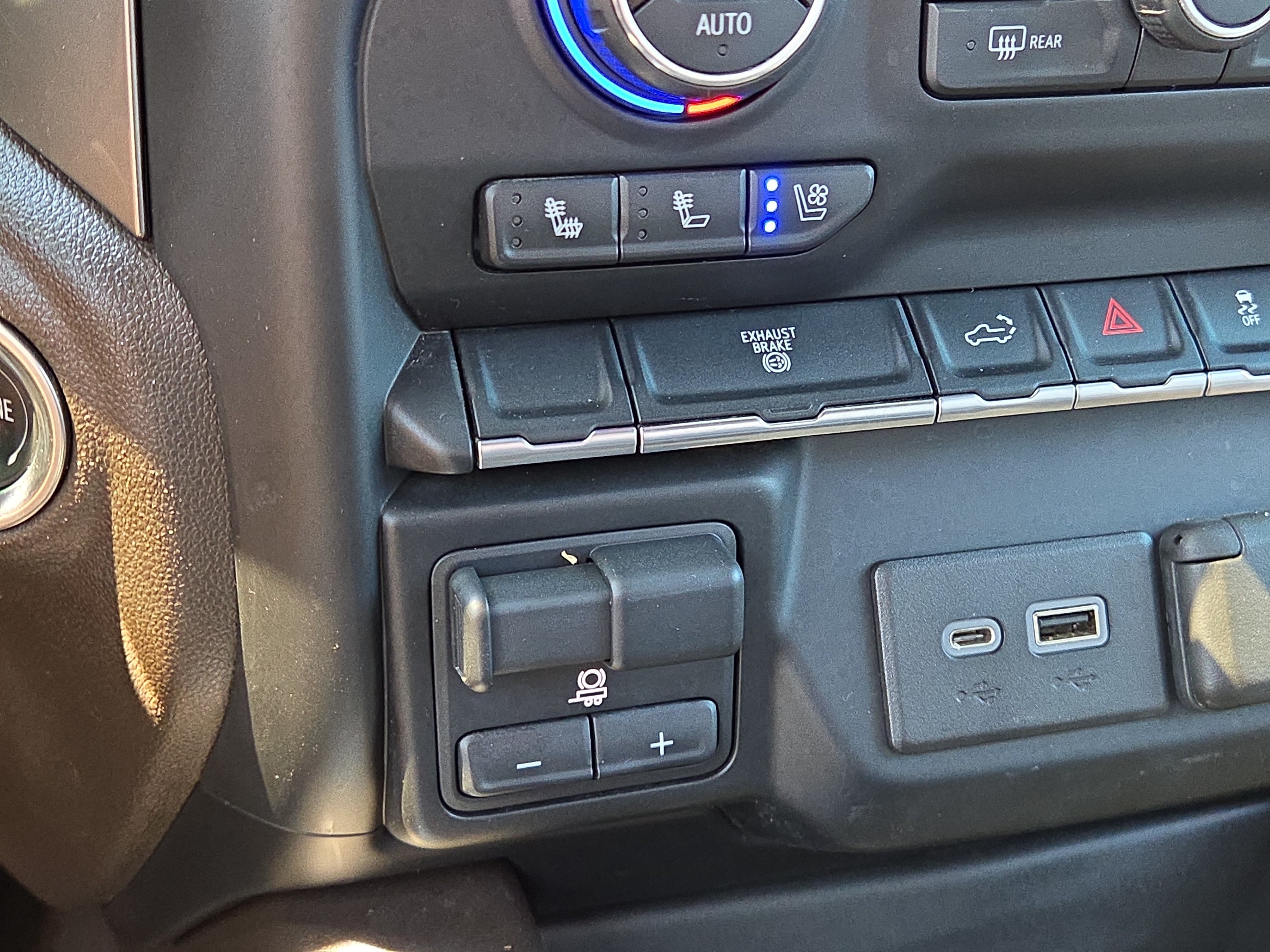 Used 2021 Chevrolet Silverado 2500 LTZ AWD/4WD image 26