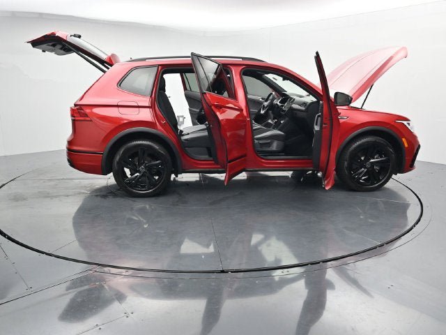 Used 2024 Volkswagen Tiguan SE R-Line FWD image 50