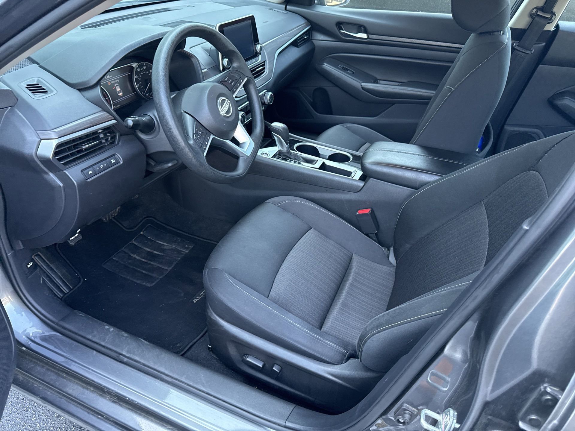 Used 2024 Nissan Altima 2.5 SV image 12