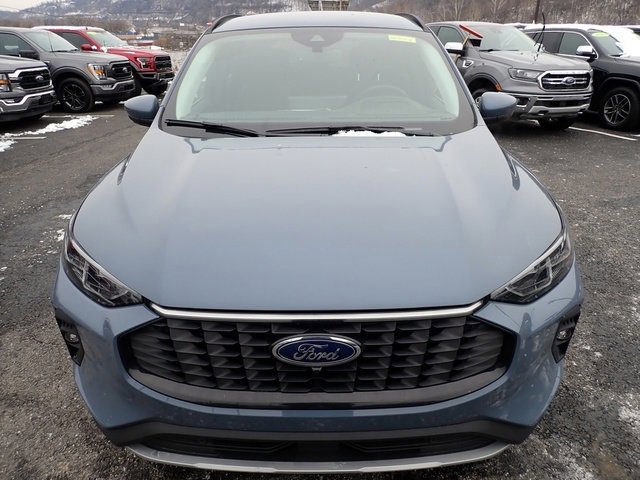 Certified 2025 Ford Escape Platinum w/ Premium Technology Package image 8