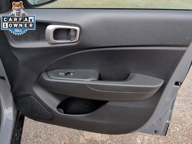 Used 2023 Hyundai Venue SEL FWD image 21