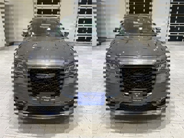 Used 2022 Chrysler 300 Touring L image 8