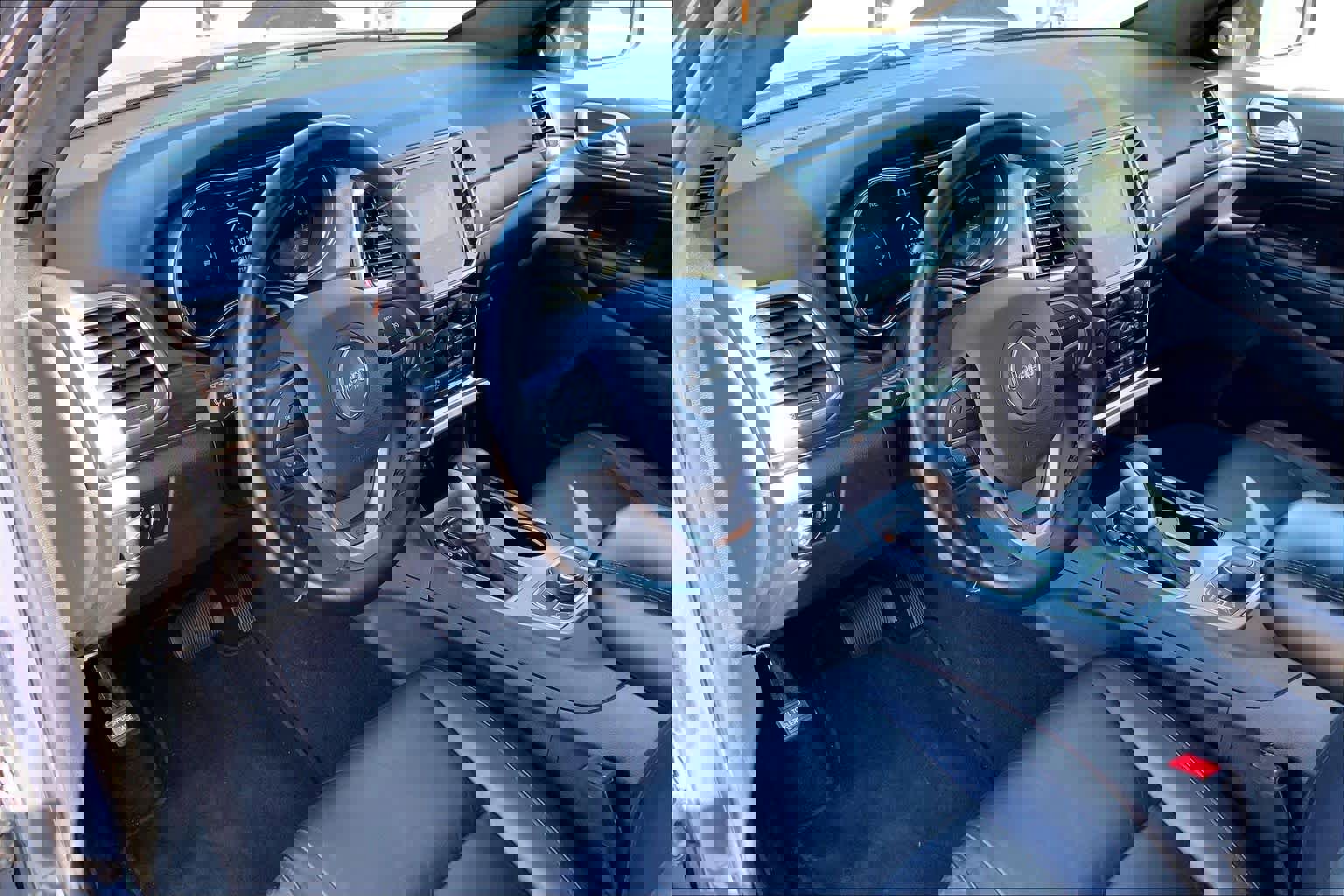 Used 2020 Jeep Grand Cherokee Limited image 18