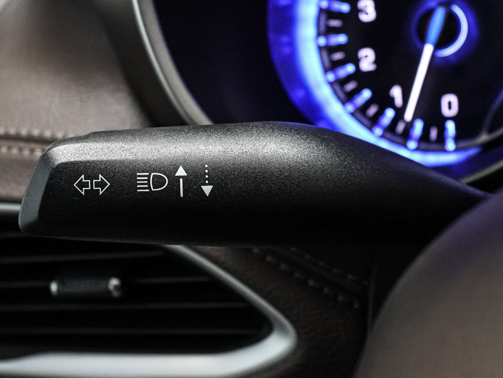 Used 2021 Chrysler Pacifica Touring-L FWD image 36
