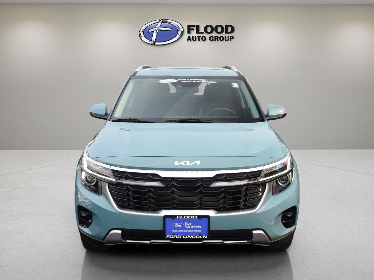 Used 2024 Kia Seltos EX image 2