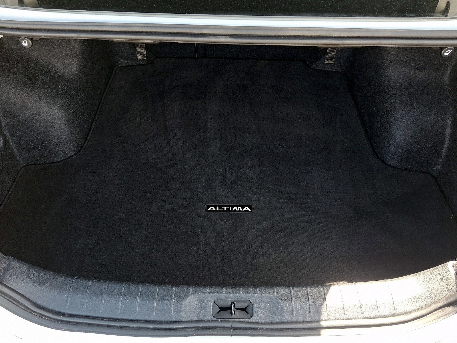 Used 2025 Nissan Altima 2.5 SV FWD image 28