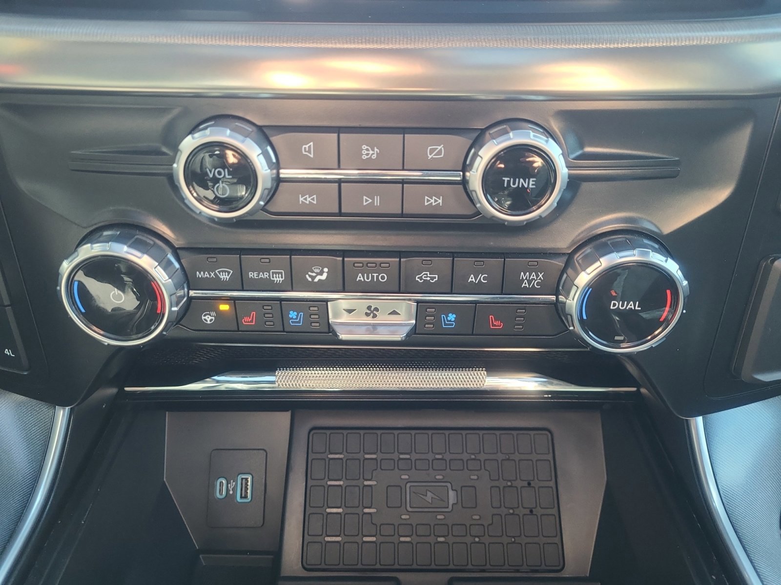 Certified 2023 Ford F150 Raptor w/ Blue Interior Package image 31