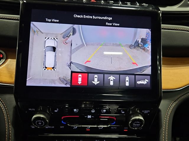 Used 2024 Jeep Grand Cherokee L Summit AWD/4WD image 17